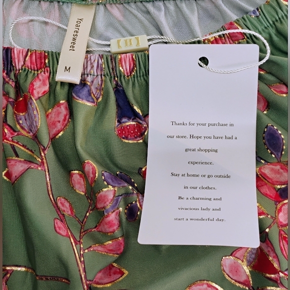 Yoaresweet Off The Shoulder Blouse Floral Women's Sz M NWT 3/4 Flutter Sleeves - Picture 5 of 11